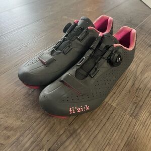 Fi’zi:k women’s cycling shoes 41